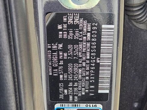 Used 2025 Kia Telluride S image 33