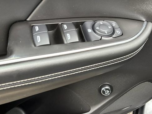 Used 2021 Buick Envision Essence w/ Sport Touring Package AWD/4WD image 16