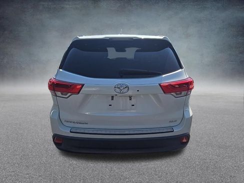 Used 2017 Toyota Highlander XLE FWD image 8
