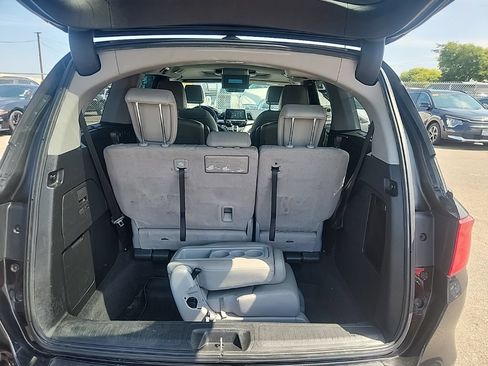 Used 2018 Honda Odyssey Touring image 18