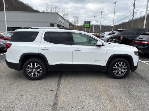 Certified 2023 GMC Acadia SLT AWD/4WD image 8