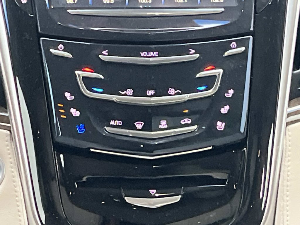 Used 2019 Cadillac Escalade Luxury RWD image 13