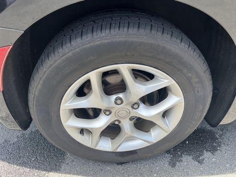 Used 2018 Chrysler Pacifica Touring-L Plus w/ Tire & Wheel Group FWD image 25