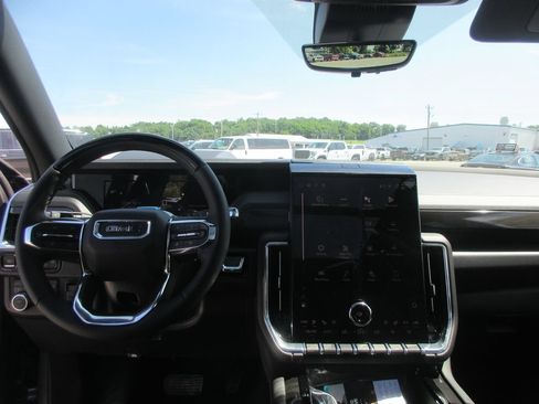 New 2026 GMC Yukon Elevation w/ Elevation Premium Package AWD/4WD image 17