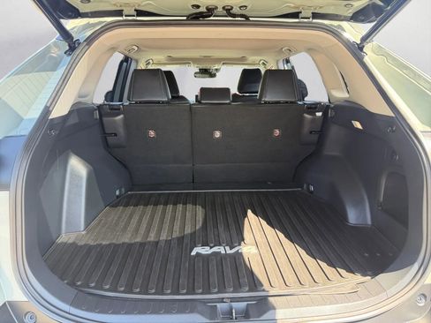 Used 2023 Toyota RAV4 XLE Premium image 29