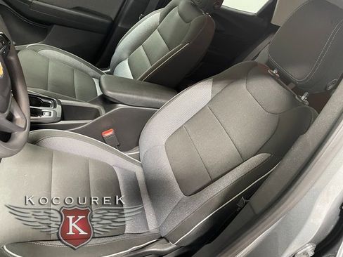 Used 2025 Chevrolet TrailBlazer LT w/ Driver Confidence Package image 12