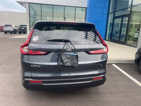 Used 2025 Honda CR-V EX image 8