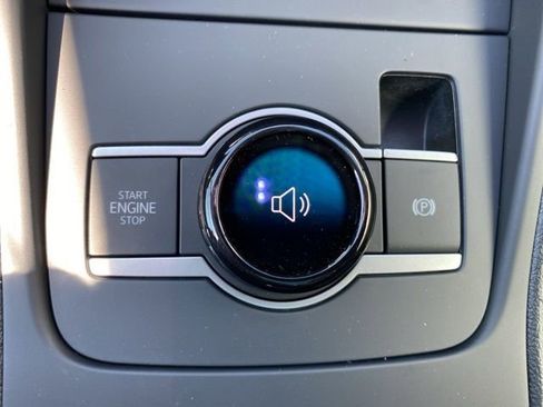 New 2025 Volkswagen Tiguan SE AWD/4WD image 40