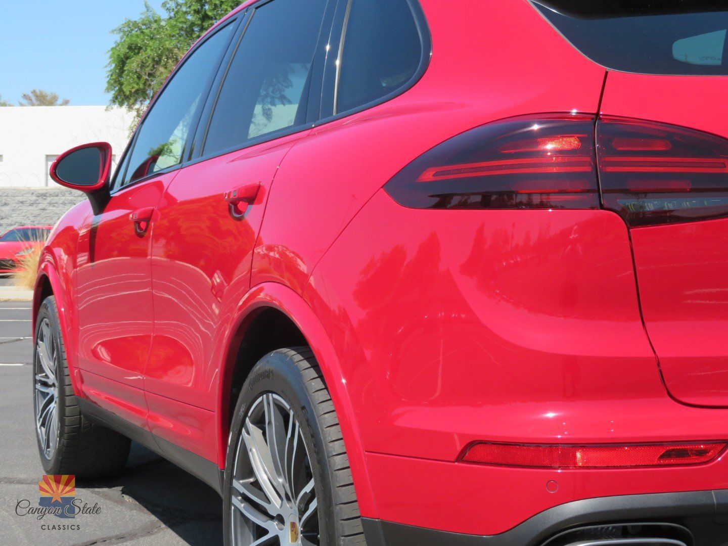Used 2016 Porsche Cayenne w/ Premium Package AWD/4WD image 22