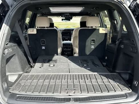 Used 2023 Jeep Grand Cherokee L Limited w/ Luxury Tech Group II image 28