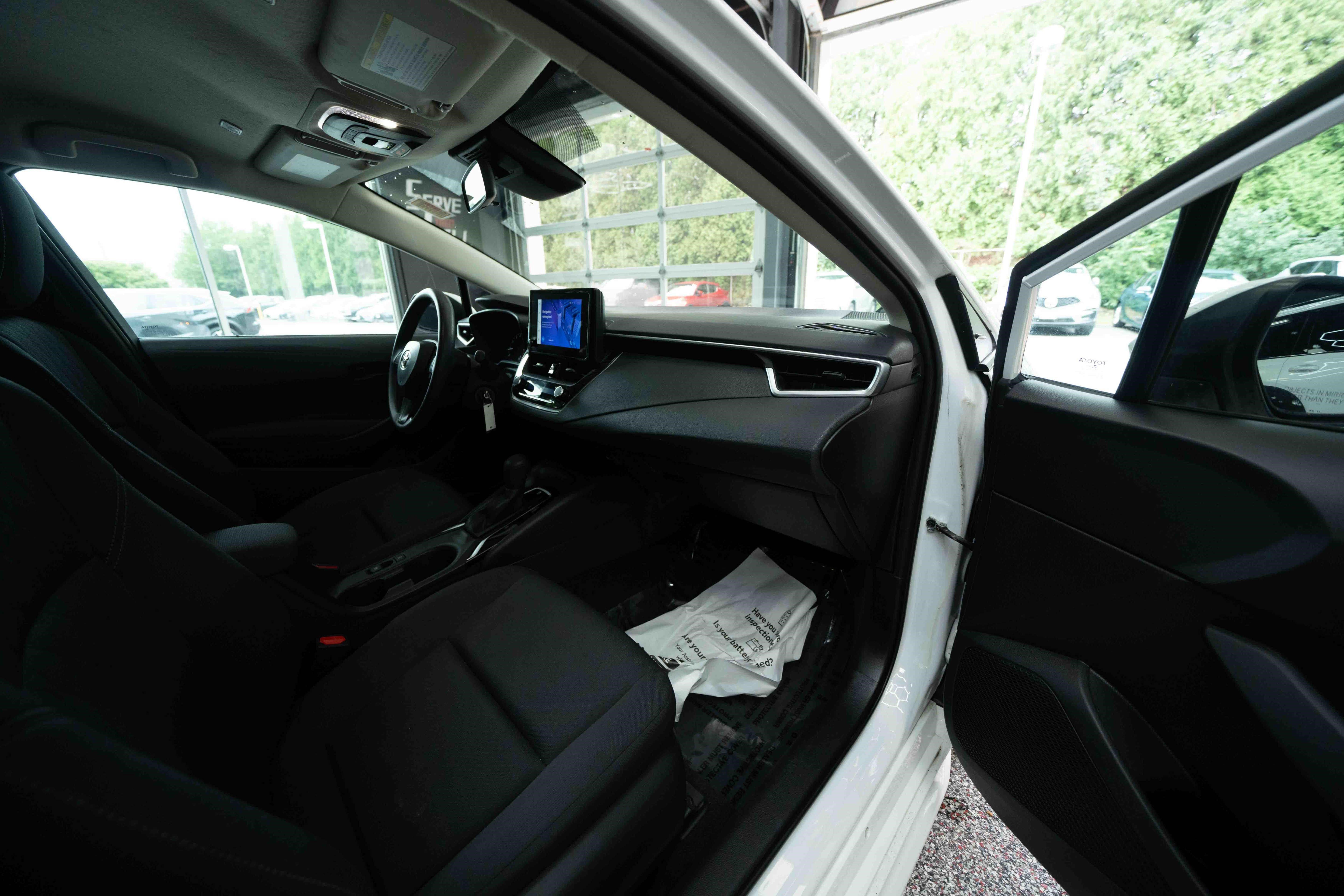 Used 2024 Toyota Corolla LE FWD image 25