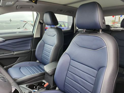 New 2026 Volkswagen Taos SEL AWD/4WD image 9