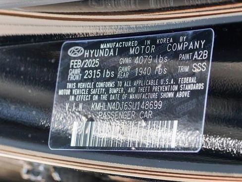 New 2025 Hyundai Elantra Limited image 27