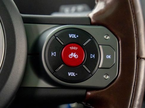 Used 2024 INEOS Grenadier Fieldmaster Edition image 29