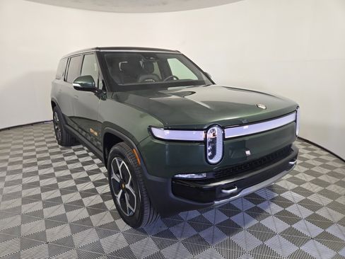 Used 2024 Rivian R1S Adventure image 7