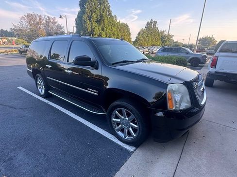 Used 2012 GMC Yukon XL Denali RWD image 3