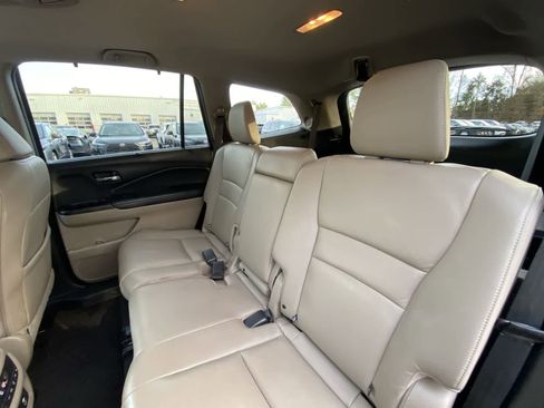 Used 2018 Honda Pilot Touring image 29