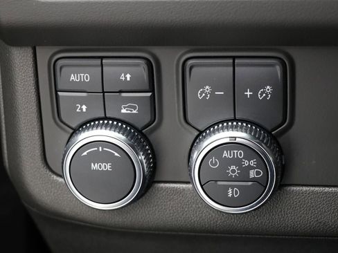 Used 2022 GMC Yukon SLE w/ Gmc Pro Safety Plus Package image 28