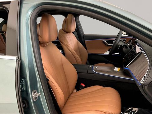 New 2026 Mercedes-Benz E 350 4MATIC Sedan image 18