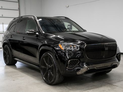 Used 2025 Mercedes-Benz Maybach GLS 600 4MATIC image 3