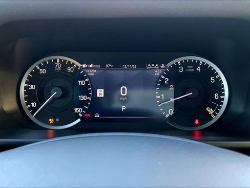 Used 2023 Land Rover Defender 90 X-Dynamic SE image 25