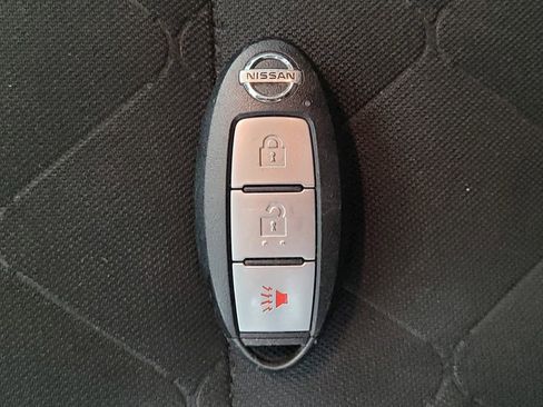 Used 2020 Nissan Kicks S image 32