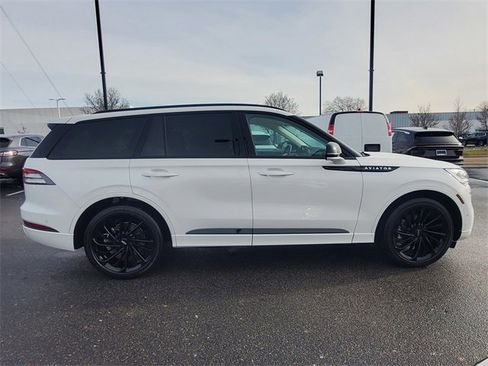 Used 2023 Lincoln Aviator Black Label w/ Jet Package image 8