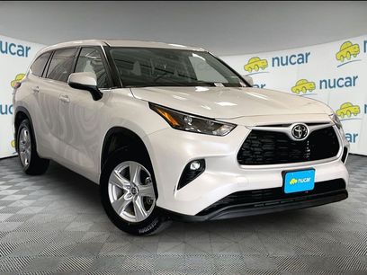 Used 2022 Toyota Highlander LE