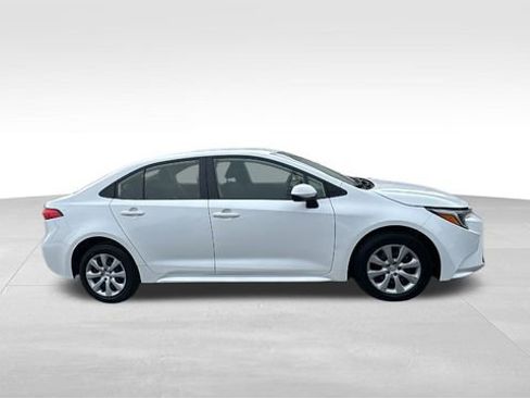 Used 2024 Toyota Corolla LE image 31