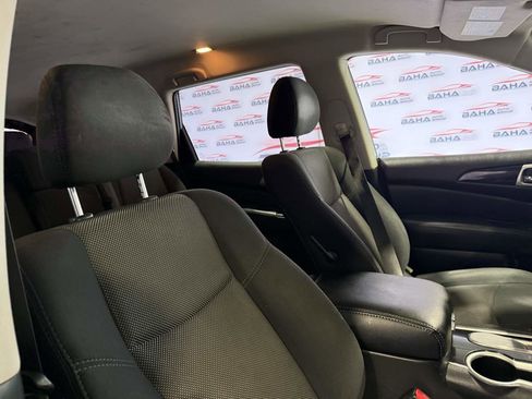 Used 2020 Nissan Pathfinder S image 37