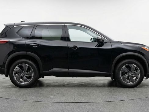 Used 2025 Nissan Rogue SV FWD image 11