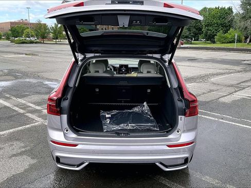 New 2026 Volvo XC60 B5 Ultra w/ Climate Package AWD/4WD image 4