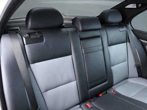 Used 2003 BMW M5 image 95