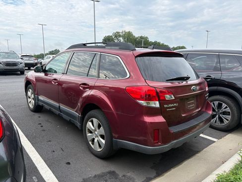 Used 2011 Subaru Outback 3.6R Limited w/ PWR Moonroof Pkg AWD/4WD image 4
