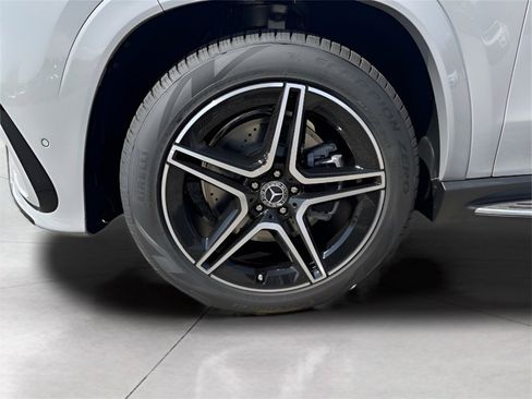 New 2026 Mercedes-Benz GLS 450 4MATIC image 10