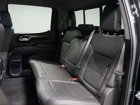 Used 2024 Chevrolet Silverado 1500 LT Trail Boss w/ Convenience Package II AWD/4WD image 30