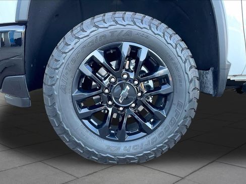 Used 2025 Chevrolet Silverado 2500 LT w/ Trail Boss Package AWD/4WD image 11