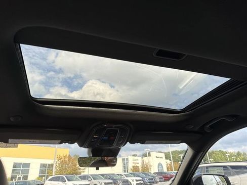 New 2025 Jeep Grand Cherokee Altitude image 20