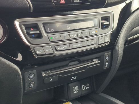 Certified 2022 Honda Pilot Black Edition image 26