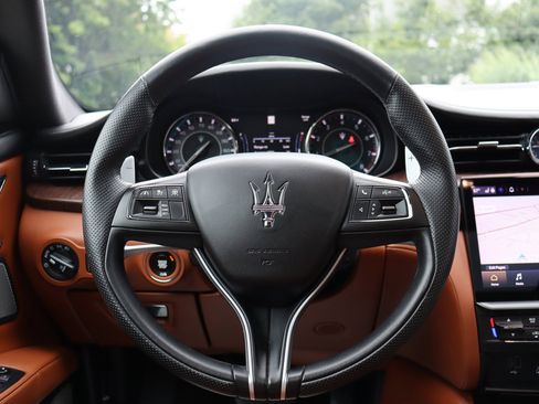 Used 2023 Maserati Quattroporte Modena Q4 AWD/4WD image 22