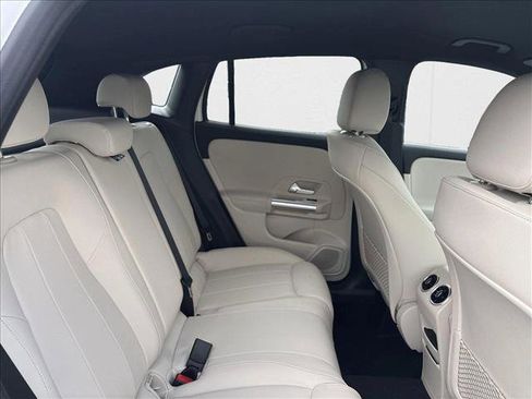 New 2025 Mercedes-Benz GLA 250 image 20