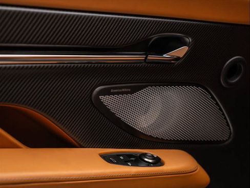 Used 2025 Aston Martin DB12 Convertible RWD image 31