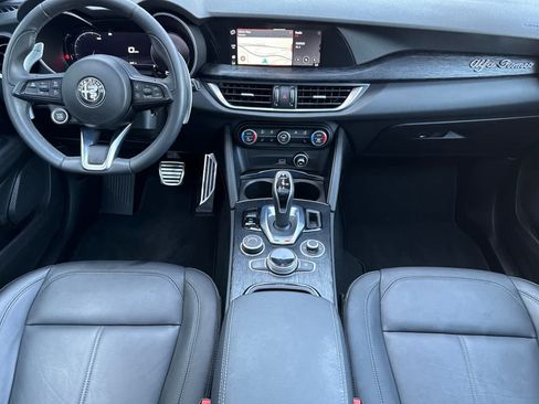 Used 2024 Alfa Romeo Stelvio Sprint image 13