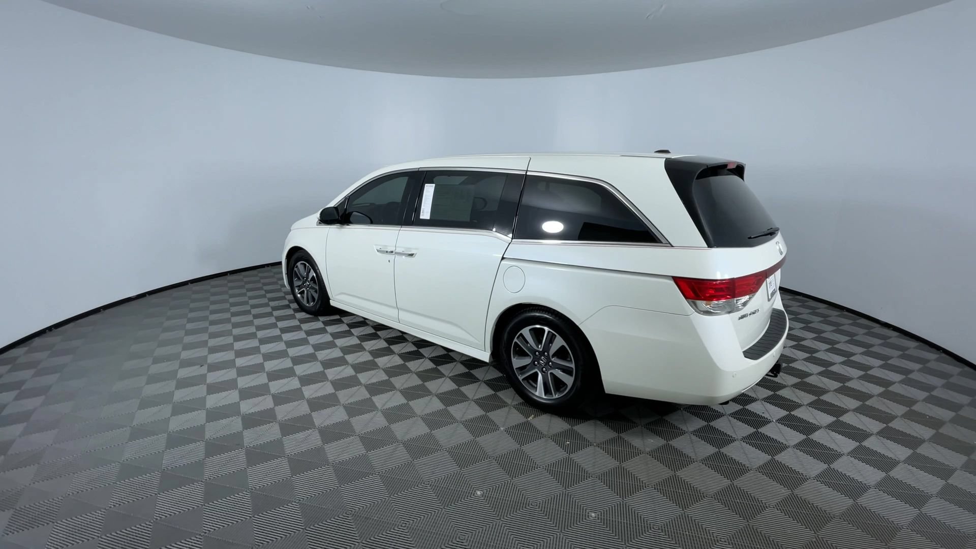 Used 2015 Honda Odyssey Touring Elite image 7