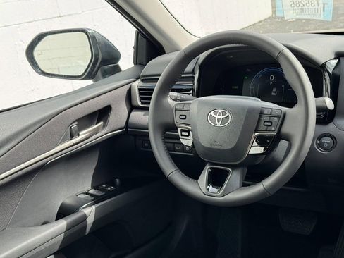 New 2026 Toyota Camry Hybrid image 7