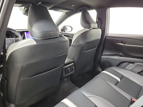 Used 2025 Toyota Camry SE w/ Convenience Package FWD image 11