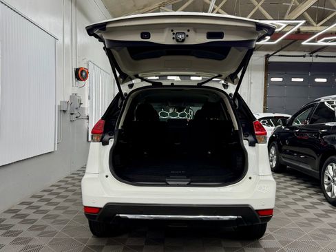 Used 2020 Nissan Rogue SV image 9