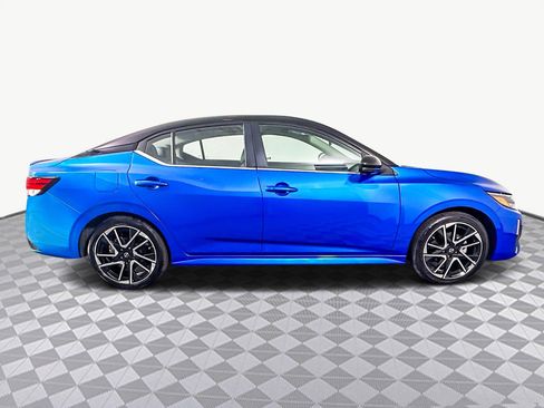 Used 2025 Nissan Sentra SR w/ SR Premium Package image 11