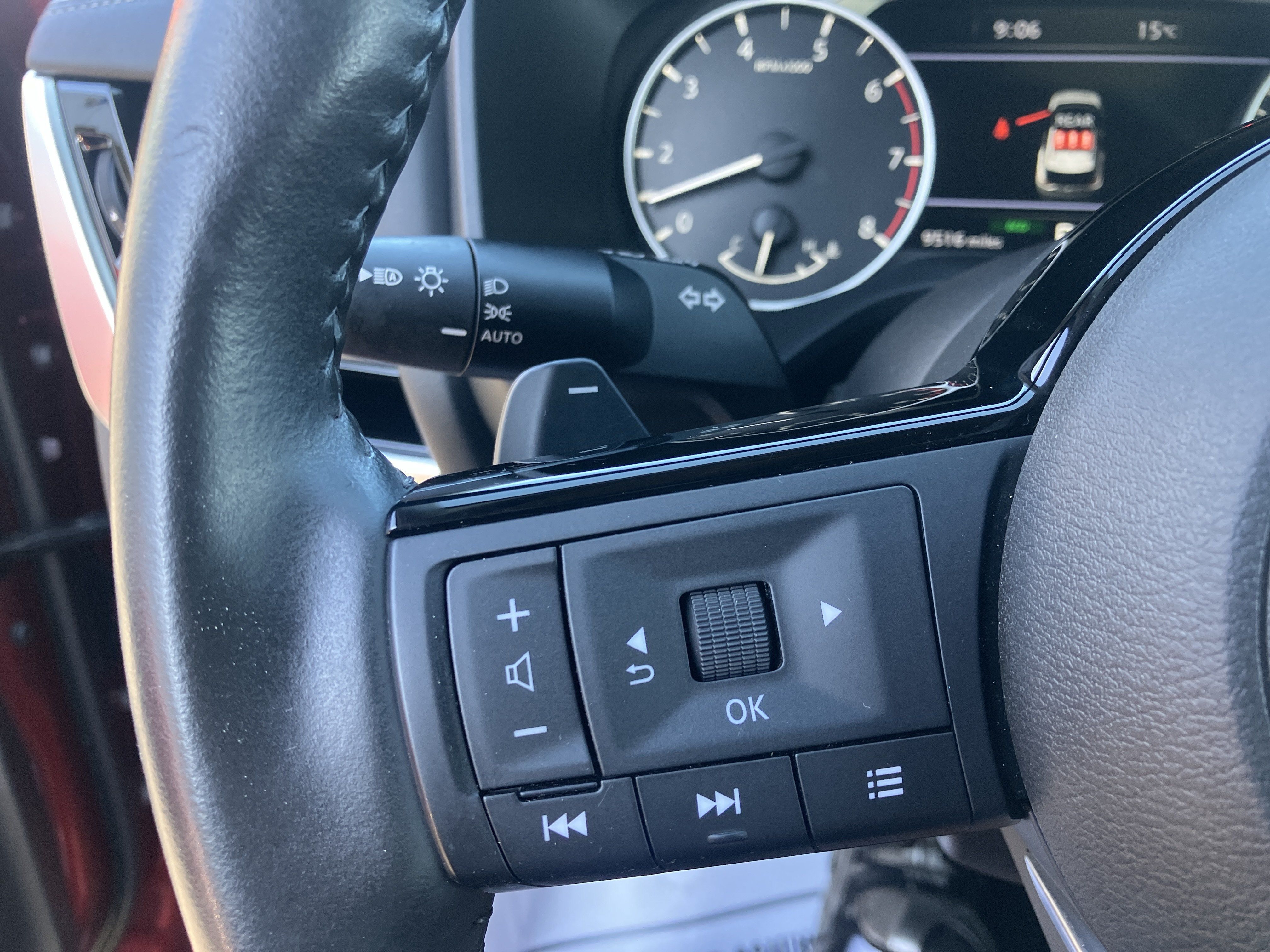 Used 2023 Nissan Rogue SL AWD/4WD image 23