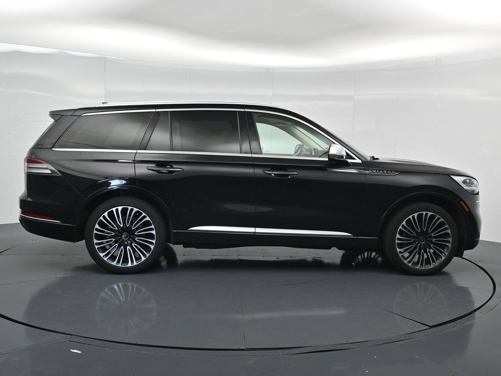 Used 2021 Lincoln Aviator Black Label w/ Class IV Trailer Tow Package AWD/4WD image 8